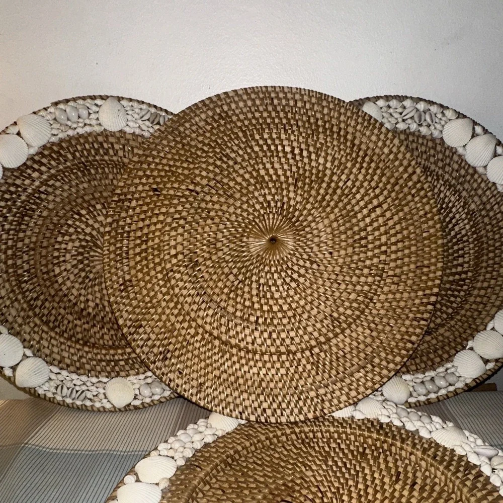 Pottery Barn Beach Seashell Rimmed Woven Rattan Charger 15